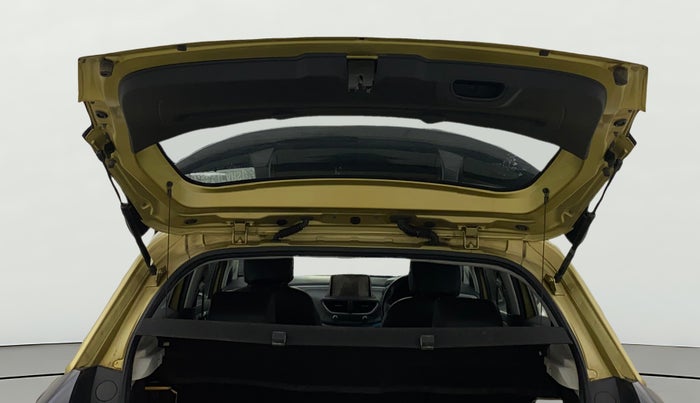 2020 Tata ALTROZ XZ PETROL, Petrol, Manual, 15,509 km, Boot Door Open