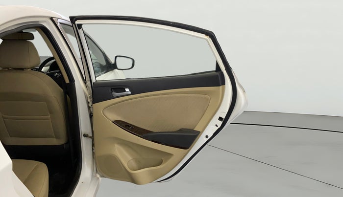 2015 Hyundai Verna FLUIDIC 4S 1.6 VTVT S, CNG, Manual, 71,738 km, RHS Rear Door