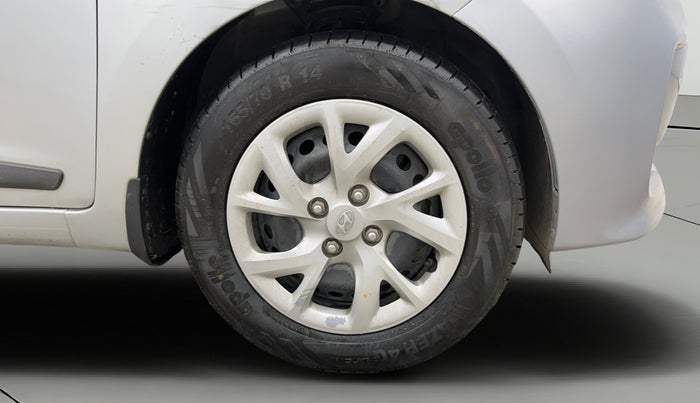 2019 Hyundai Grand i10 MAGNA 1.2 KAPPA VTVT, CNG, Manual, 51,029 km, Right Front Wheel