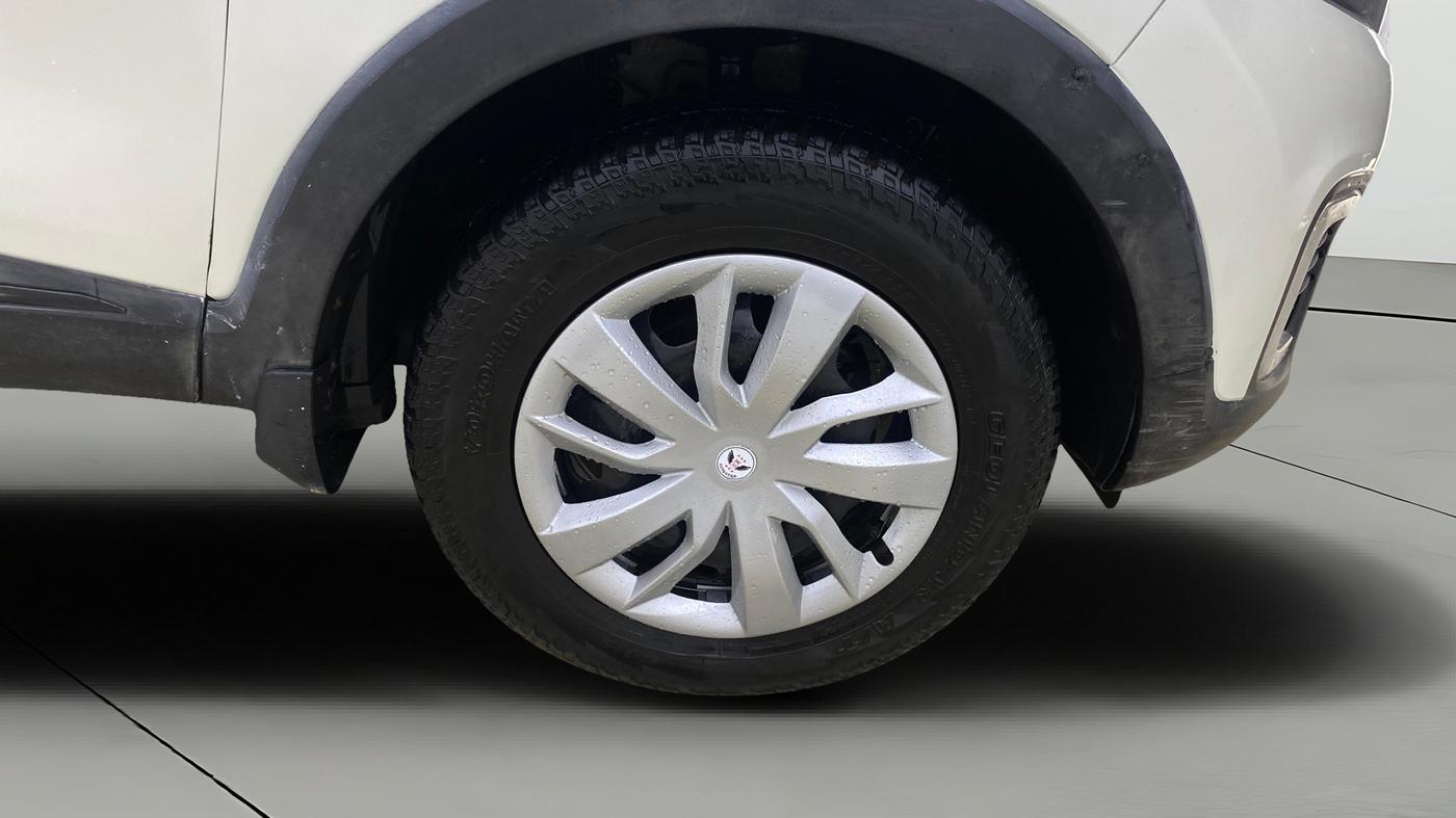 2019 Renault Captur RXE PETROL, CNG, Manual, 90,051 km, Right Front Wheel