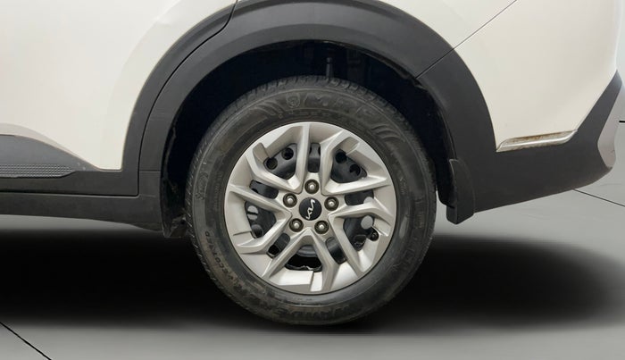 2023 KIA CARENS PRESTIGE PLUS 1.5 PETROL IMT 7 STR, Petrol, Manual, 18,306 km, Left Rear Wheel