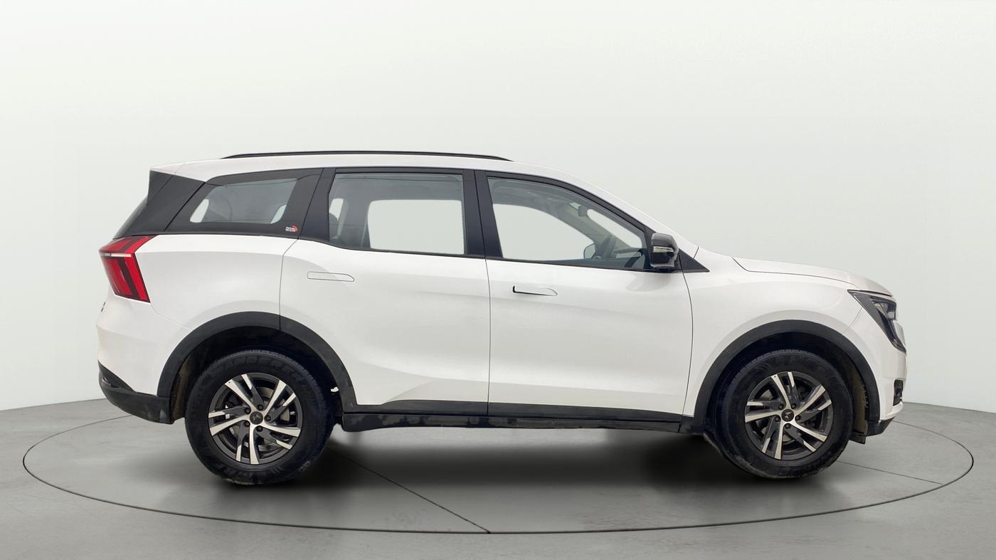 2024 Mahindra XUV700 AX 5 D AT 5 STR, Diesel, Automatic, 28,225 km, Right Side View