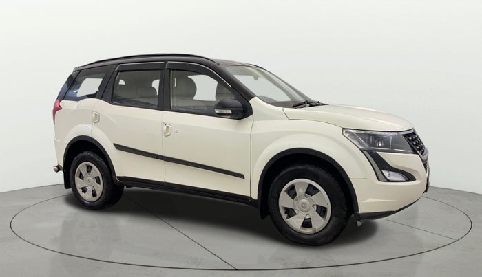 2019 Mahindra XUV500 W7, Diesel, Manual, 83,915 km, Right Front Diagonal