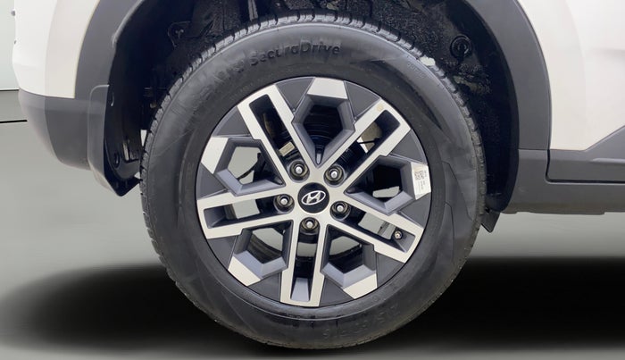 2024 Hyundai VENUE SX (O) 1.0 TURBO DCT, Petrol, Automatic, 16,853 km, Right Rear Wheel