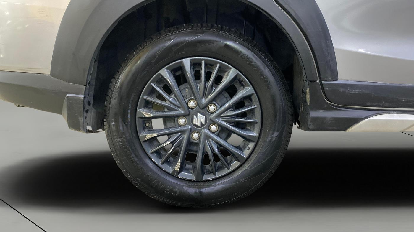 2022 Maruti XL6 ZETA MT, Petrol, Manual, 86,434 km, Right Rear Wheel