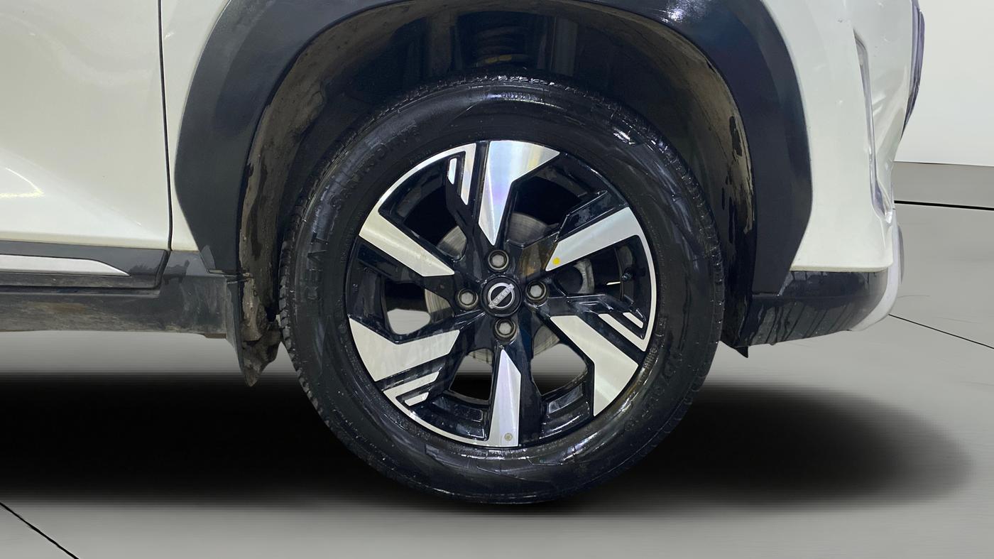 2024 Nissan MAGNITE N-Connecta B4D 1.0 Petrol AMT Dual Tone, Petrol, Automatic, 16,035 km, Right Front Wheel