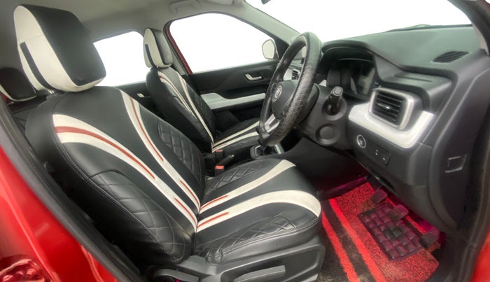 2021 Tata PUNCH CREATIVE  1.2 RTN DUAL TONE, Petrol, Manual, 33,817 km, Right Side Front Door Cabin