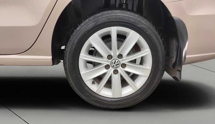 2016 Volkswagen Vento HIGHLINE PETROL AT, Petrol, Automatic, 89,415 km, Left Rear Wheel