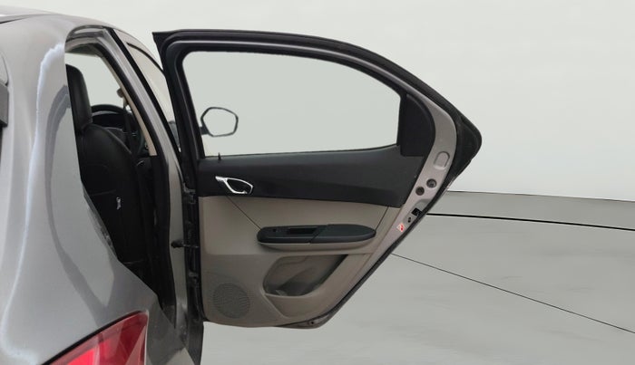 2018 Tata Tiago XZ PETROL, Petrol, Manual, 15,760 km, RHS Rear Door