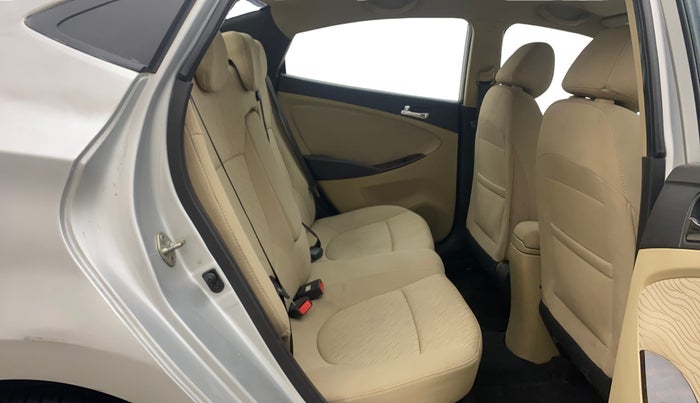 2013 Hyundai Verna FLUIDIC 1.6 VTVT SX, Petrol, Manual, 56,080 km, Right Side Rear Door Cabin