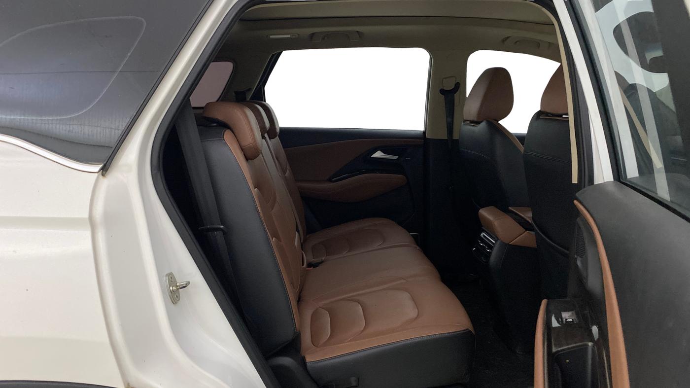 2022 MG HECTOR PLUS SAVVY PRO 1.5 TURBO CVT 7 STR, Petrol, Automatic, 53,547 km, Right Side Rear Door Cabin