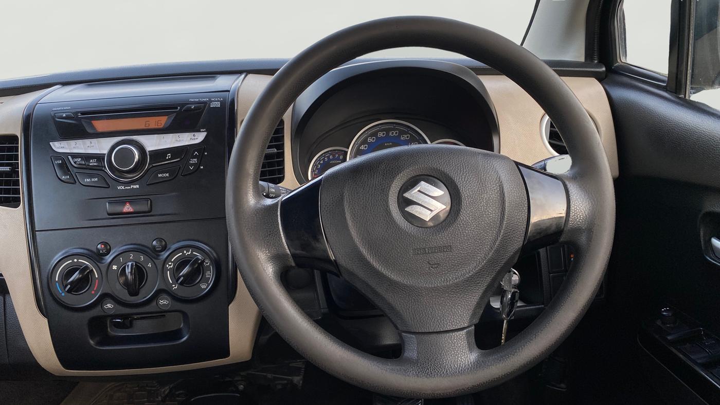 2017 Maruti Wagon R 1.0 VXI + (O) AMT, Petrol, Automatic, 76,352 km, Steering Wheel Close Up