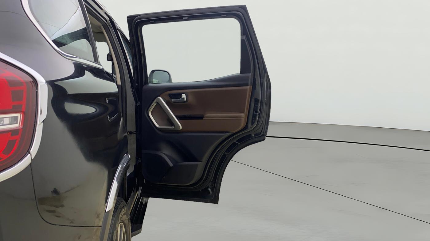 2023 Mahindra SCORPIO-N Z8 L DIESEL AT 2WD 7 STR, Diesel, Automatic, 57,379 km, RHS Rear Door