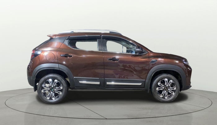 2022 Renault Kiger RXZ MT, Petrol, Manual, 10,893 km, Right Side View
