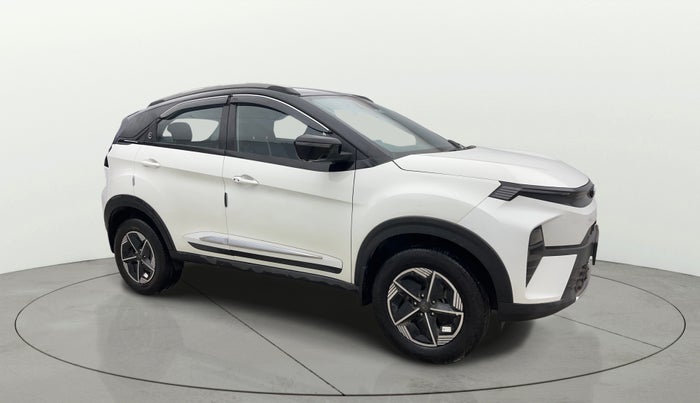 2023 Tata NEXON FEARLESS DUAL TONE 1.2 PETROL, Petrol, Manual, 5,562 km, SRP