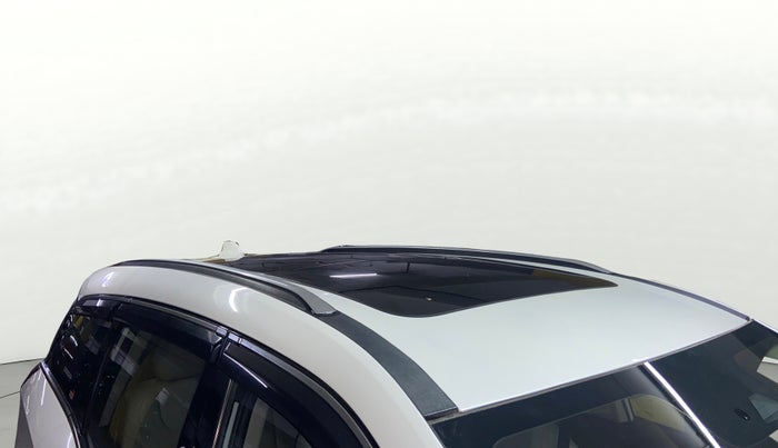 2021 Mahindra XUV700 AX 7 LUXURY P AT 7 STR, Petrol, Automatic, 59,814 km, Roof