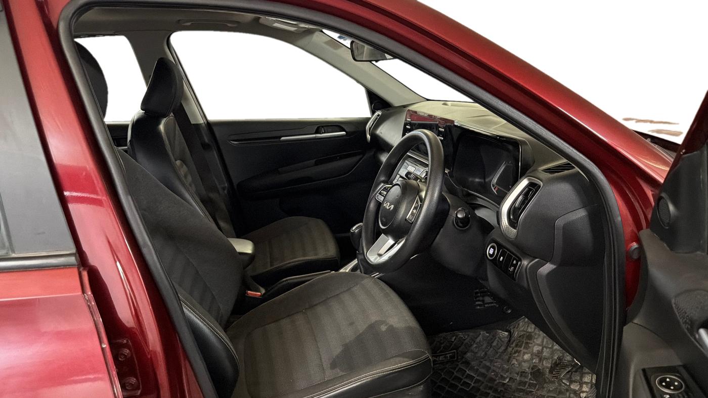 2022 KIA SONET HTK PLUS 1.0 IMT, Petrol, Manual, 80,970 km, Right Side Front Door Cabin