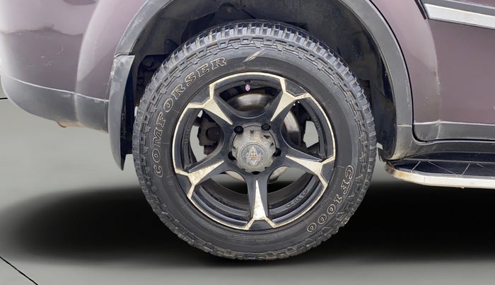 2017 Mahindra XUV500 W6, Diesel, Manual, 82,774 km, Right Rear Wheel