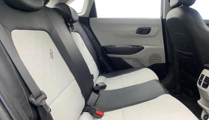 2024 Hyundai NEW I20 ASTA (O) 1.2 MT, Petrol, Manual, 42,640 km, Right Side Rear Door Cabin