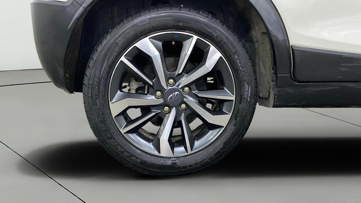 2021 Mahindra XUV300 W8 (O) 1.2 PETROL, Petrol, Manual, 44,993 km, Right Rear Wheel