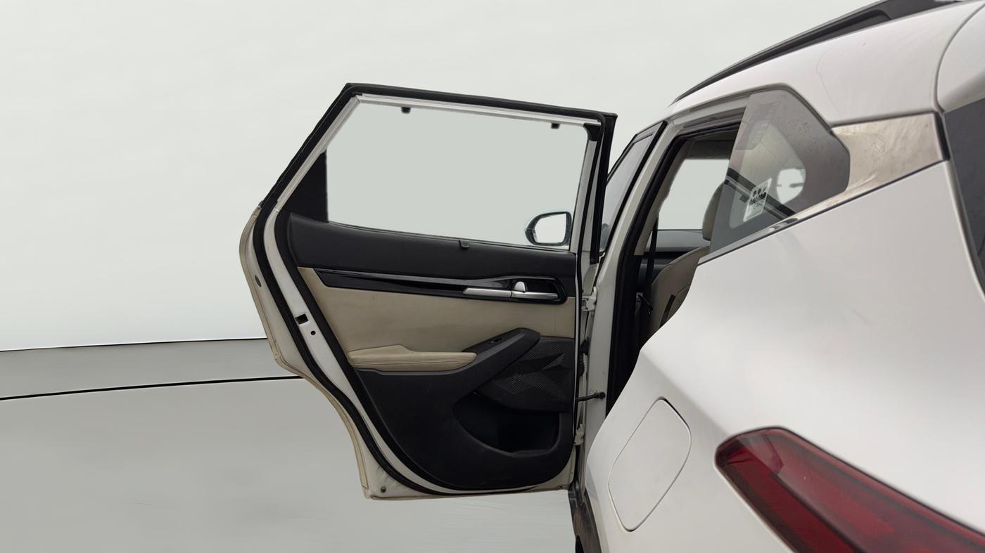 2020 KIA SELTOS HTX 1.5 PETROL, Petrol, Manual, 1,10,792 km, LHS Rear Door