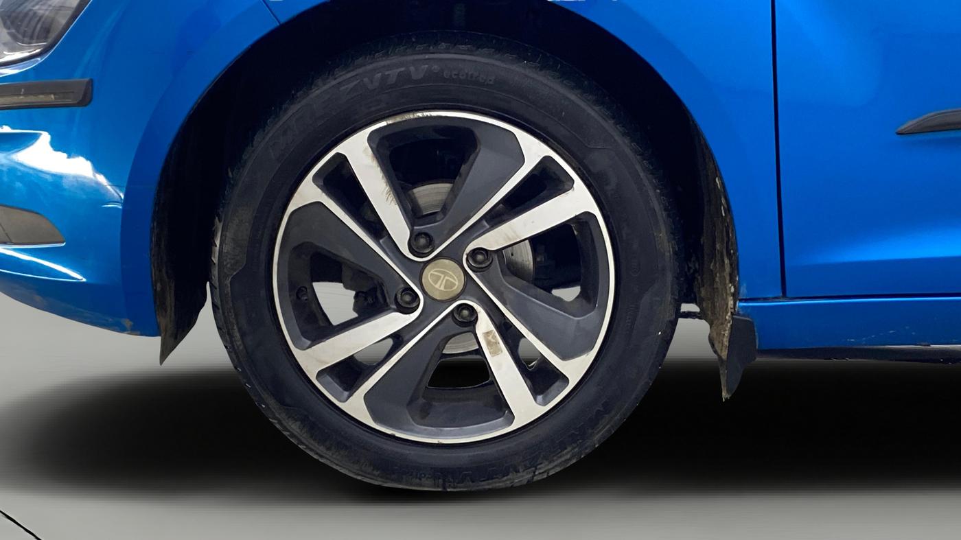 2021 Tata ALTROZ XZ PETROL, Petrol, Manual, 26,606 km, Left Front Wheel