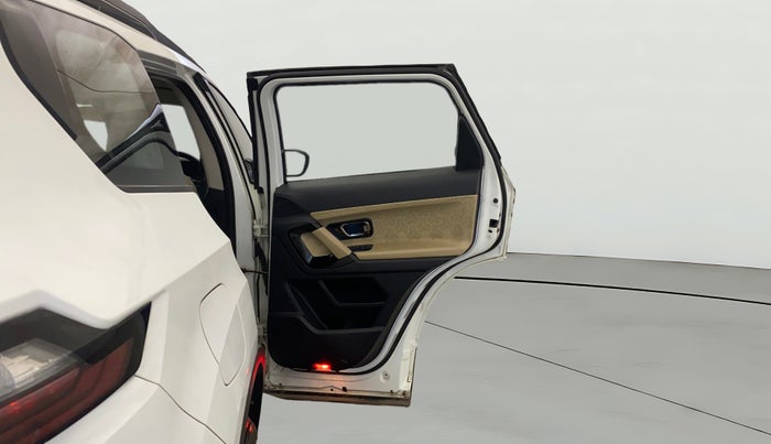 2022 Tata Safari XZA PLUS, Diesel, Automatic, 37,287 km, RHS Rear Door