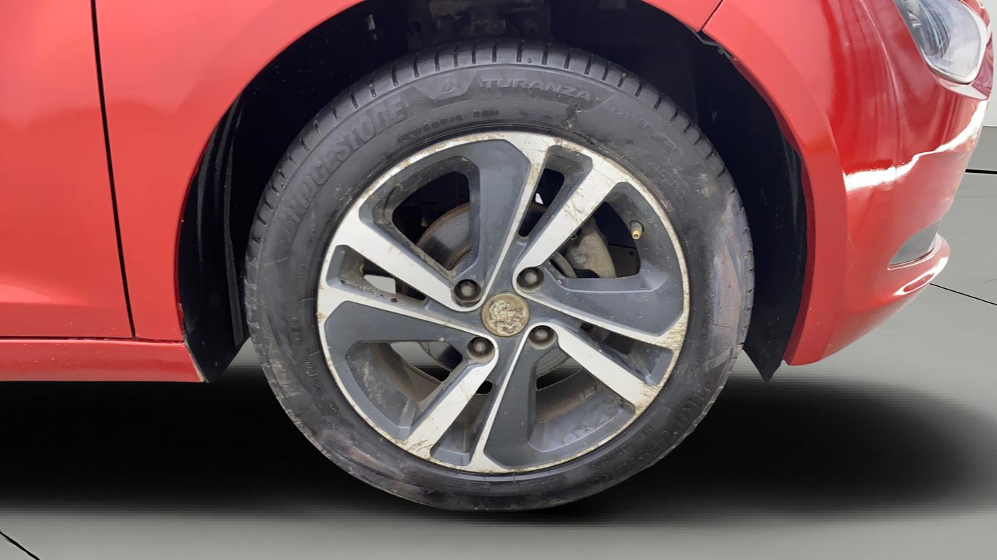 2021 Tata ALTROZ XZ DIESEL, Diesel, Manual, 66,835 km, Right Front Wheel