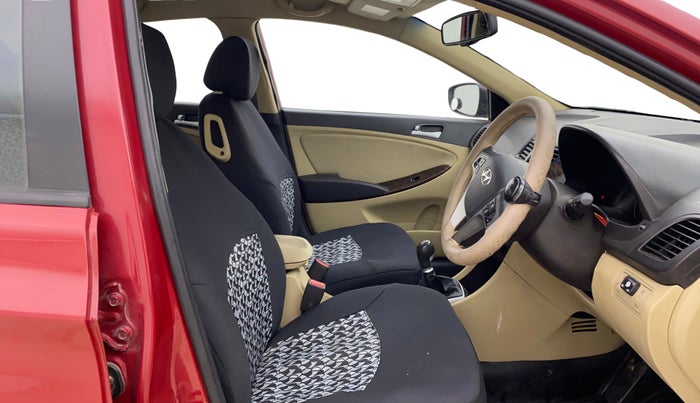 2015 Hyundai Verna FLUIDIC 4S 1.6 VTVT S(O), CNG, Manual, 1,04,380 km, Right Side Front Door Cabin