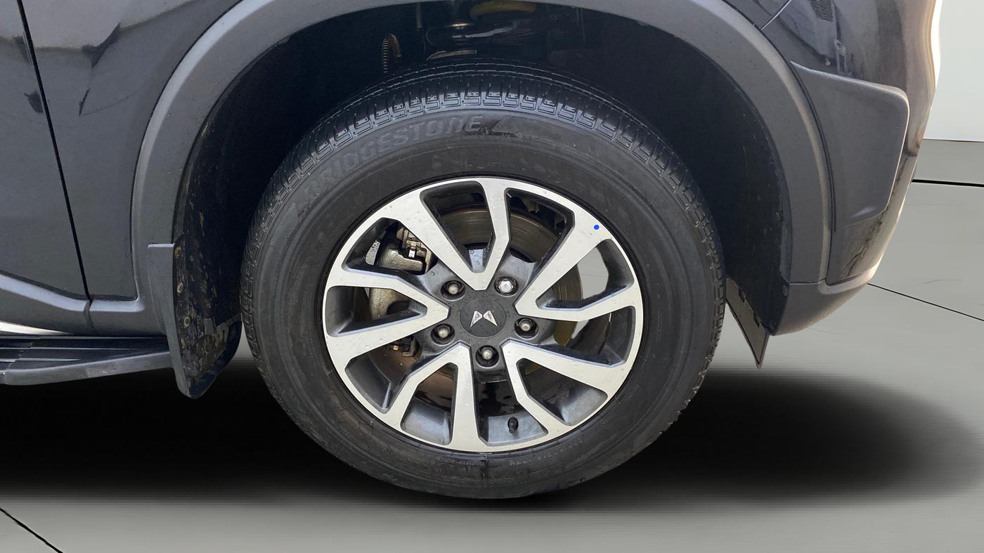 2023 Mahindra SCORPIO-N Z8 PETROL AT 7 STR, Petrol, Automatic, 7,560 km, Right Front Wheel