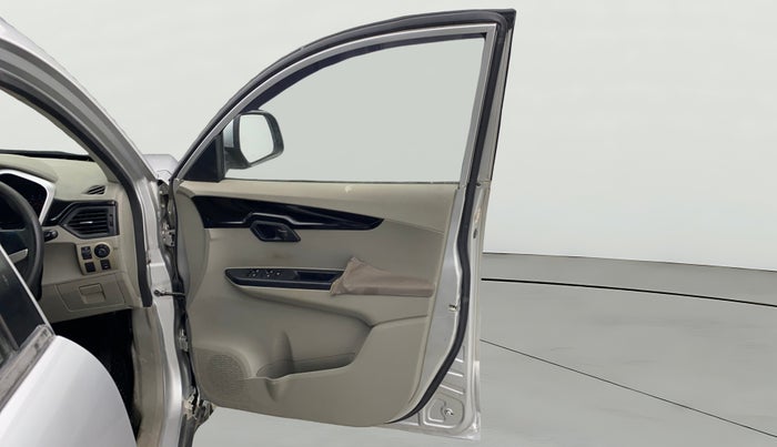 2016 Mahindra Kuv100 K8 6 STR, Petrol, Manual, 62,940 km, RHS Front Door