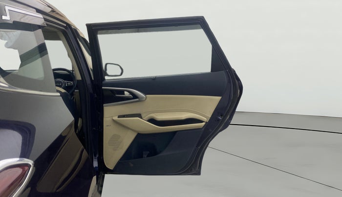 2022 KIA CARENS LUXURY PLUS 1.5 DIESEL AT 7 STR, Diesel, Automatic, 36,454 km, RHS Rear Door