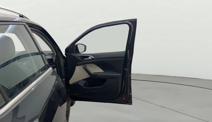 2022 Volkswagen TAIGUN TOPLINE 1.0 TSI MT, Petrol, Manual, 33,574 km, RHS Front Door