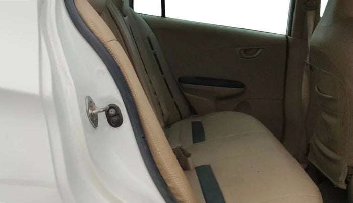 2016 Honda Amaze 1.5L I-DTEC S, Diesel, Manual, 1,05,076 km, Right Side Rear Door Cabin
