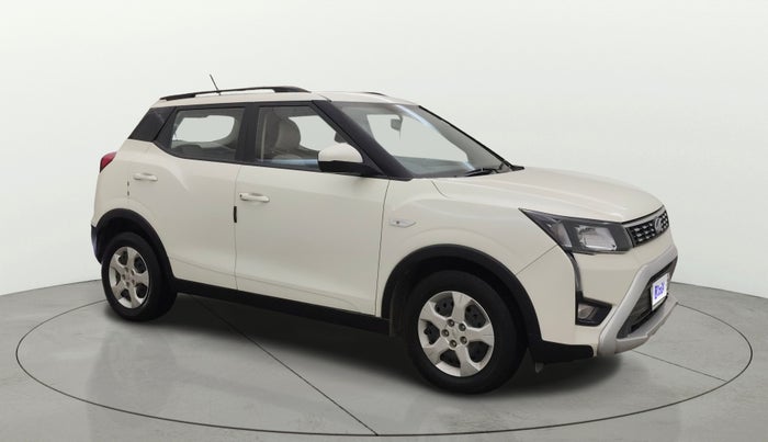 2022 Mahindra XUV300 W6 1.2 PETROL AMT, Petrol, Automatic, 36,886 km, Right Front Diagonal