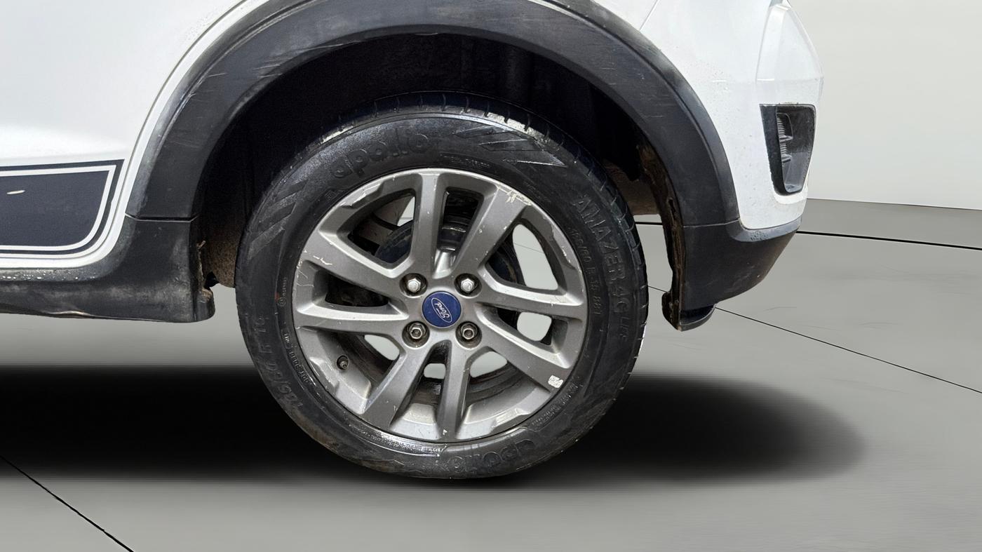 2018 Ford FREESTYLE TITANIUM 1.5 DIESEL, Diesel, Manual, 1,10,017 km, Left Rear Wheel