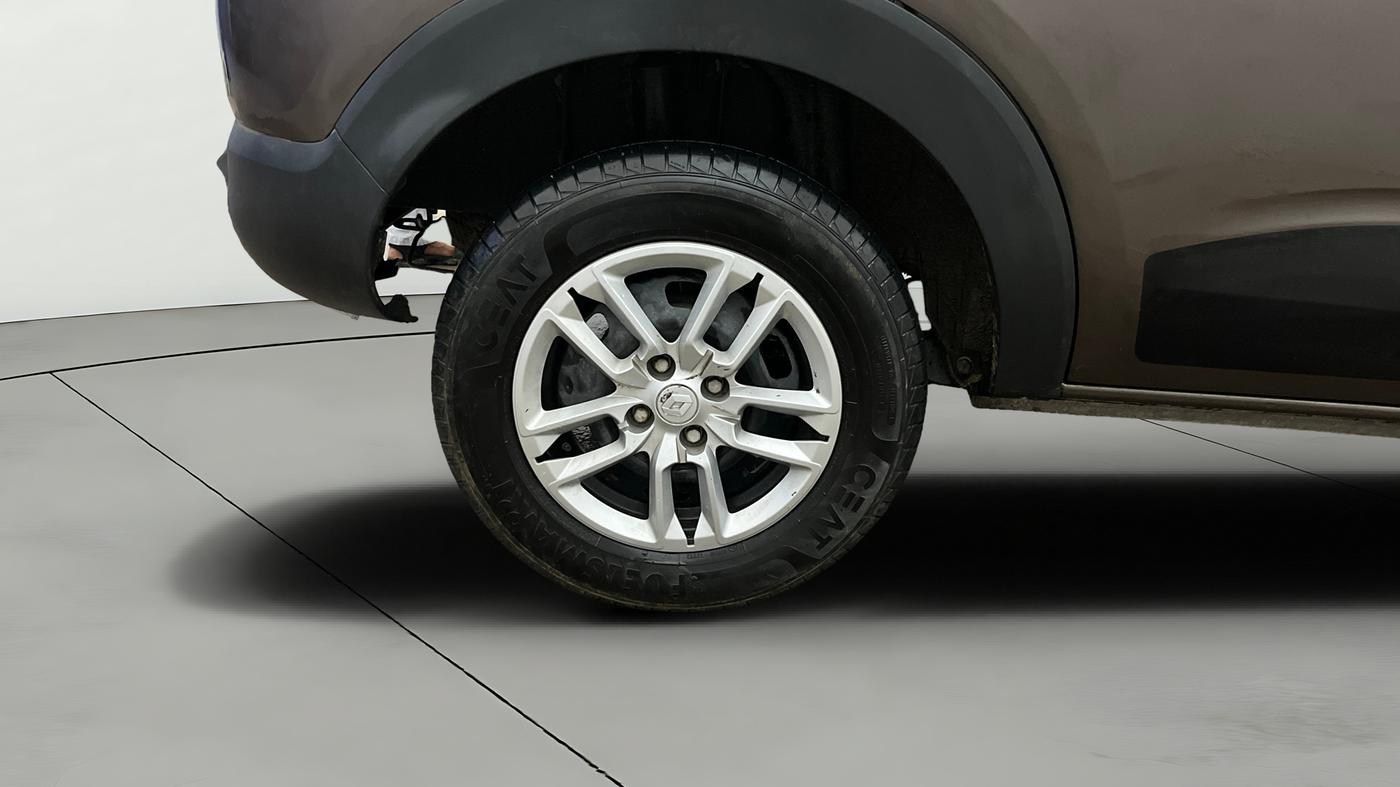 2024 Renault TRIBER RXT, Petrol, Manual, 15,192 km, Right Rear Wheel
