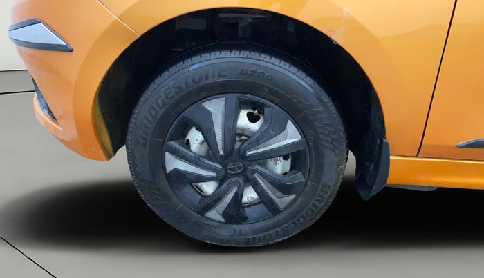 2017 Tata Tiago XE PETROL, Petrol, Manual, 99,366 km, Left Front Wheel