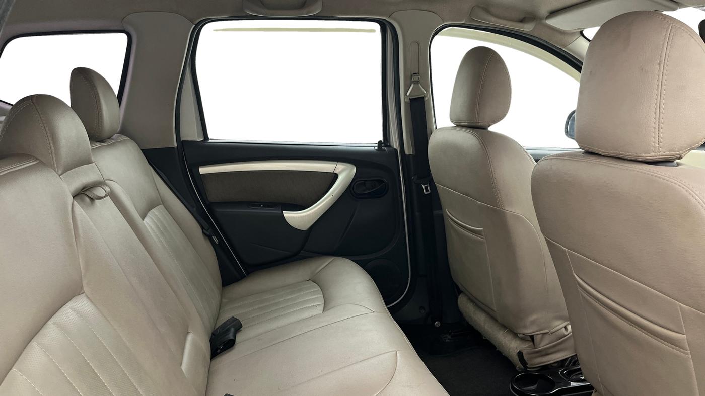2014 Renault Duster 85 PS RXL DIESEL, Diesel, Manual, 77,143 km, Right Side Rear Door Cabin