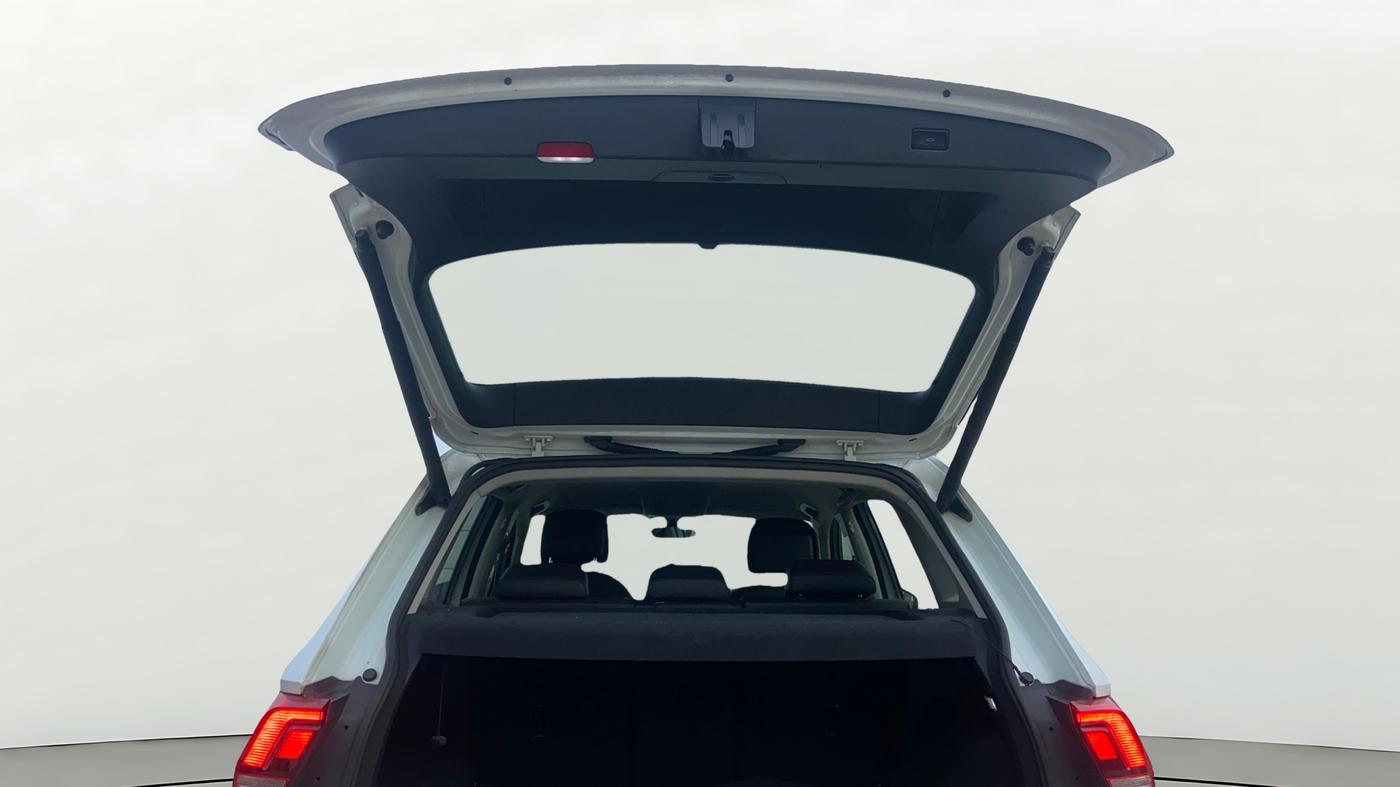 2019 Volkswagen TIGUAN COMFORTLINE TDI AT, Diesel, Automatic, 1,11,225 km, Boot Door Open