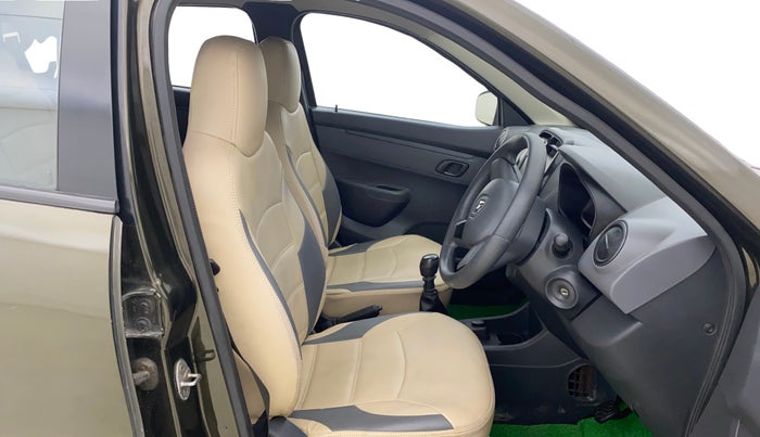 2016 Renault Kwid RXT 0.8, Petrol, Manual, 52,841 km, Right Side Front Door Cabin