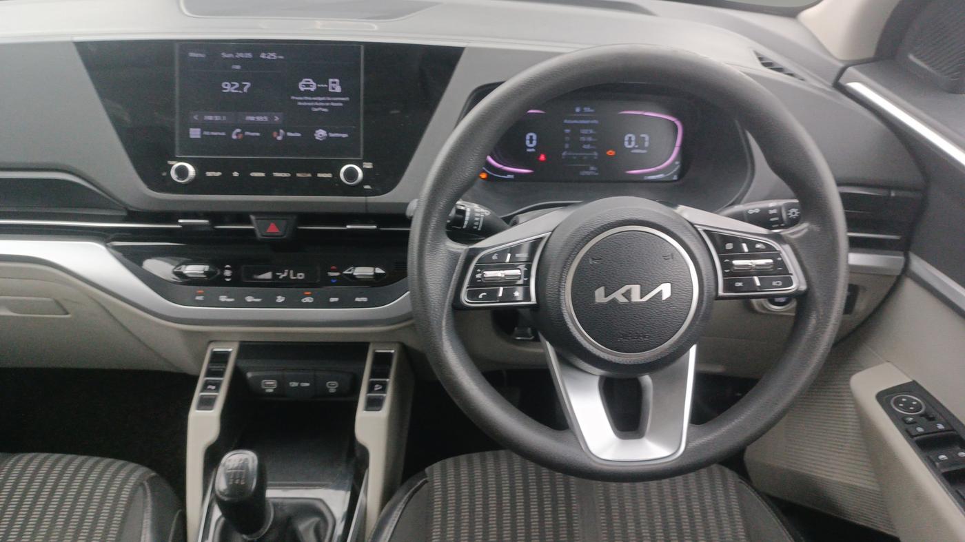 2022 KIA CARENS PRESTIGE PLUS 1.5 DIESEL 7 STR, Diesel, Manual, 1,27,075 km, Steering Wheel Close Up