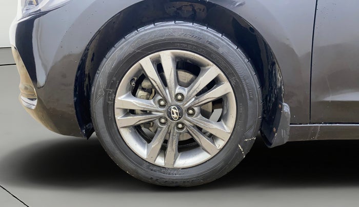 2017 Hyundai New Elantra 2.0 SX(O) AT PETROL, Petrol, Automatic, 1,07,578 km, Left Front Wheel