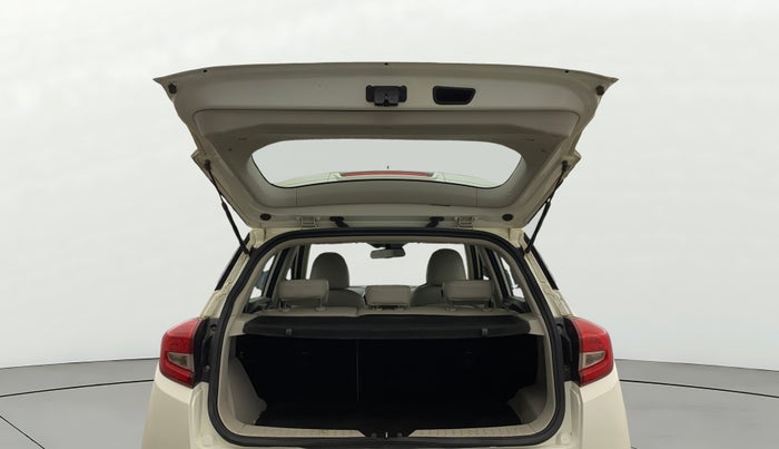 2022 Mahindra XUV300 W8 (O) 1.5 DIESEL, Diesel, Manual, 53,875 km, Boot Door Open