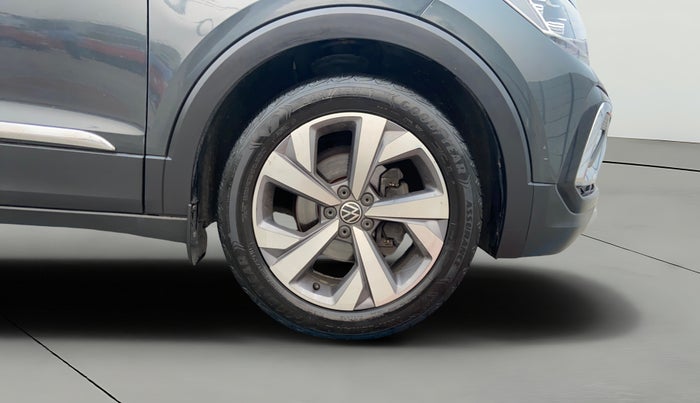 2021 Volkswagen TAIGUN TOPLINE 1.0 TSI MT, Petrol, Manual, 51,580 km, Right Front Wheel