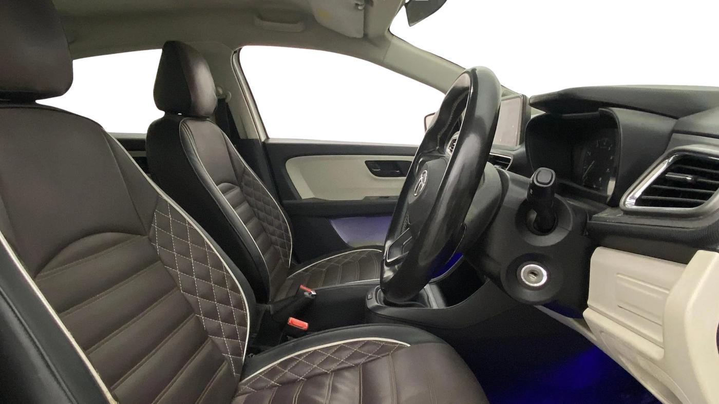 2022 Tata ALTROZ XM PLUS PETROL, Petrol, Manual, 1,15,930 km, Right Side Front Door Cabin