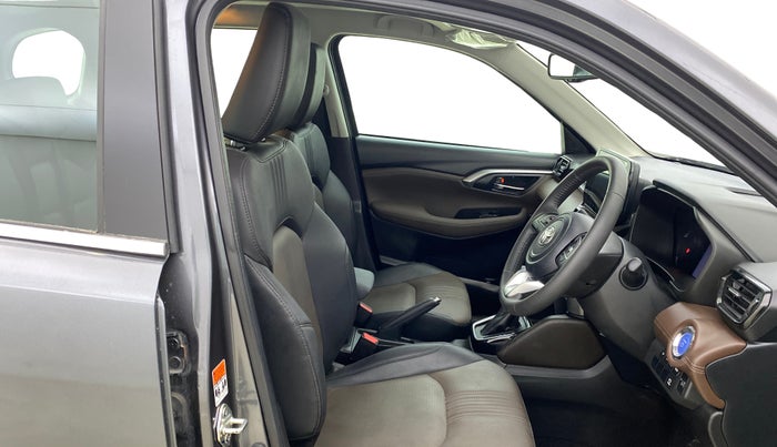 2023 Toyota URBAN CRUISER HYRYDER V HYBRID, Hybrid, Automatic, 21,588 km, Right Side Front Door Cabin