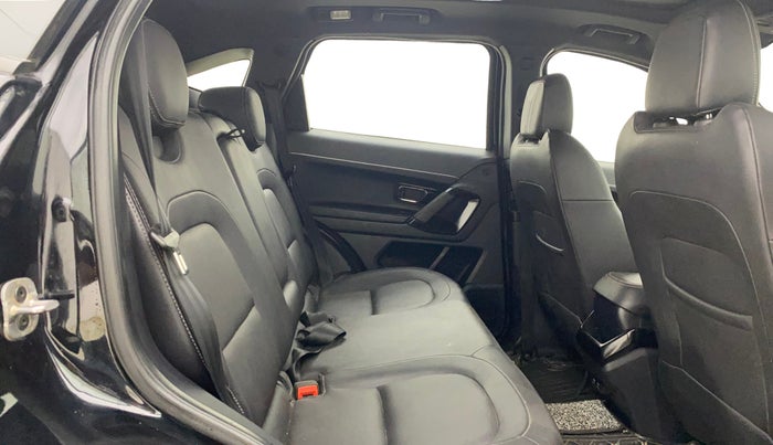 2022 Tata Harrier XZ PLUS 2.0L DARK EDITION, Diesel, Manual, 76,852 km, Right Side Rear Door Cabin