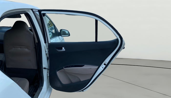 2018 Hyundai Xcent S 1.2, CNG, Manual, 1,22,642 km, RHS Rear Door