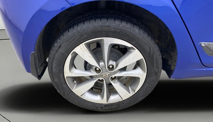 2015 Hyundai Elite i20 ASTA 1.2, Petrol, Manual, 1,27,498 km, Right Rear Wheel